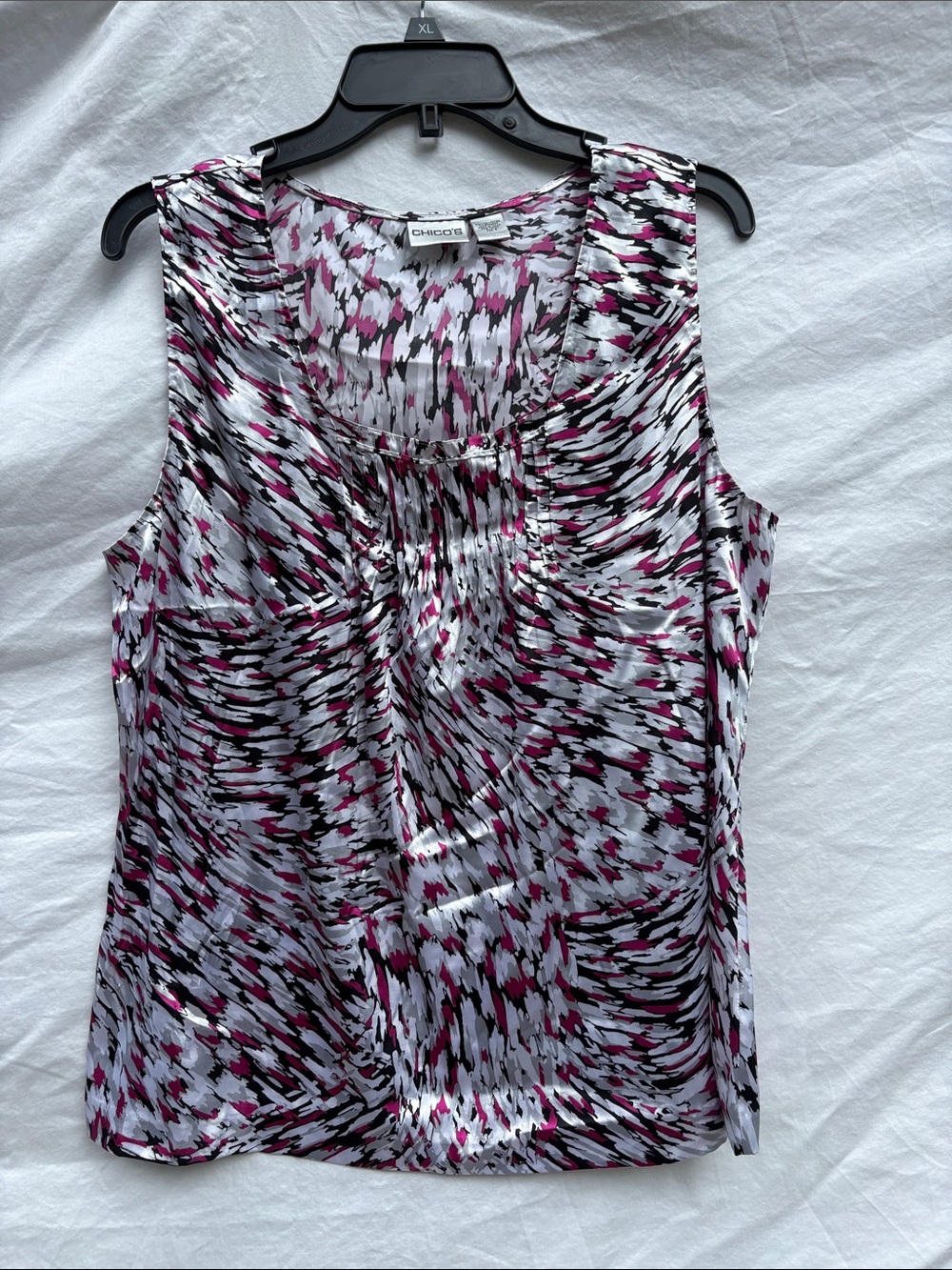 Chico's Sleeveless Printed Scoop-Neck Shell in White, Black & Pink